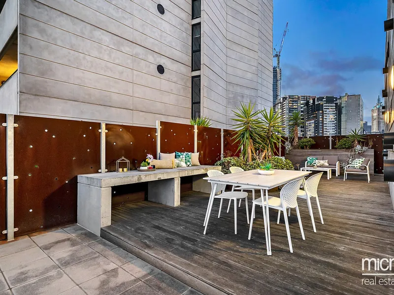 Southbank Style Takes Centre Stage with Oversized Outdoor Indulgence