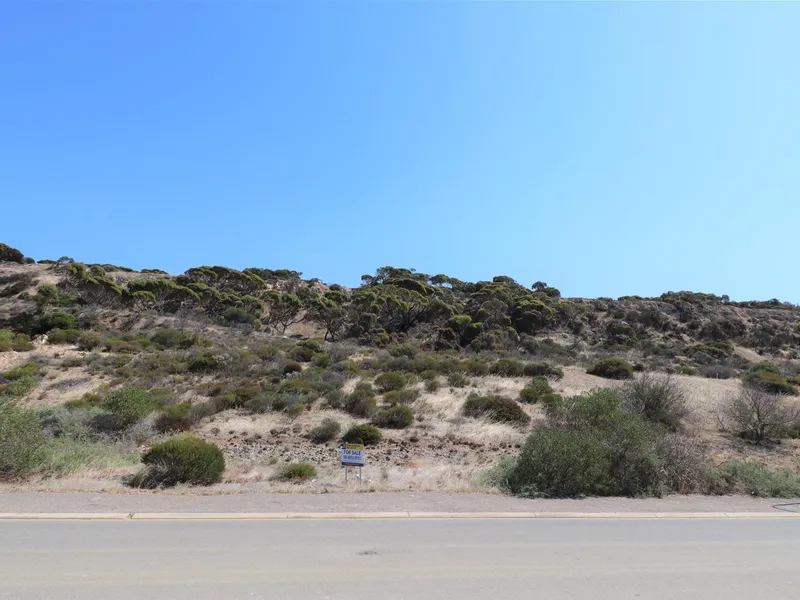 Vacant Land - 834m2