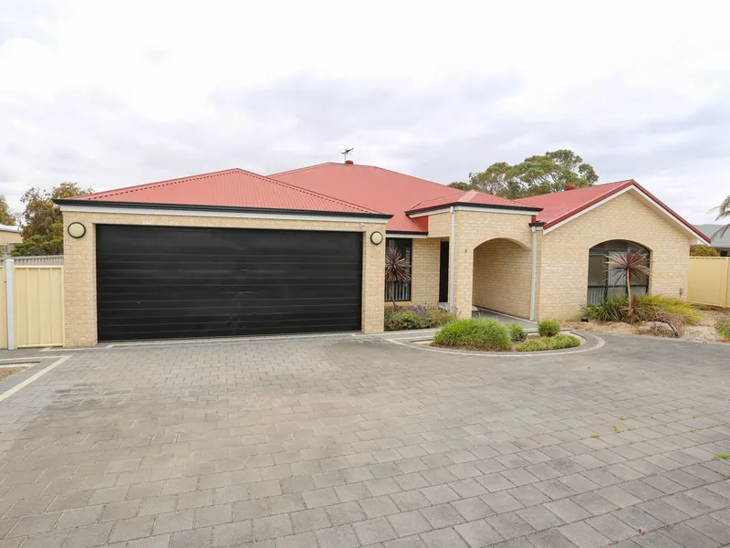 Big, Bold & Beautiful