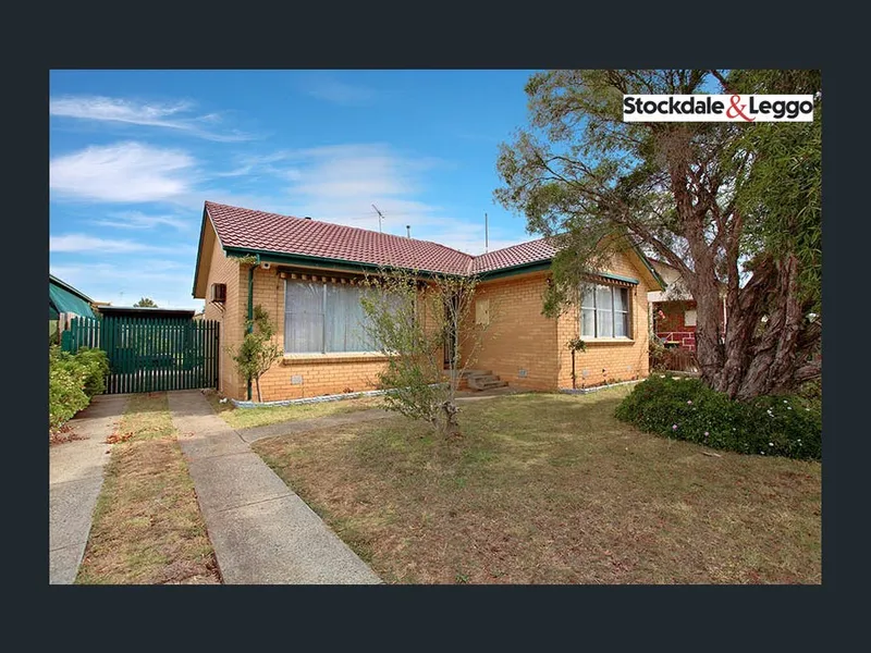 3 BEDROOM FAMILY HOME FOR RENT IN LAVERTON !!
