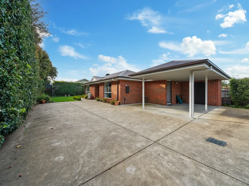Convenient Living with Privacy and Modern Comforts!
