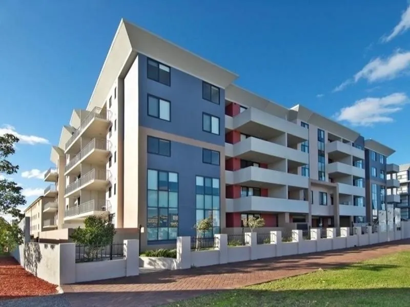 2 BED UNIT IN BLACKTOWN - WALK TO STATION