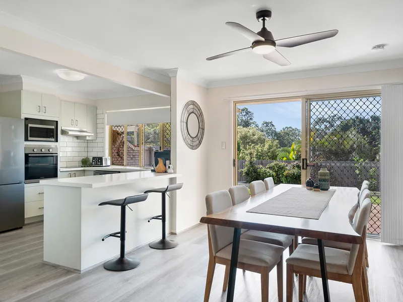 Impressive spacious townhome in quiet location