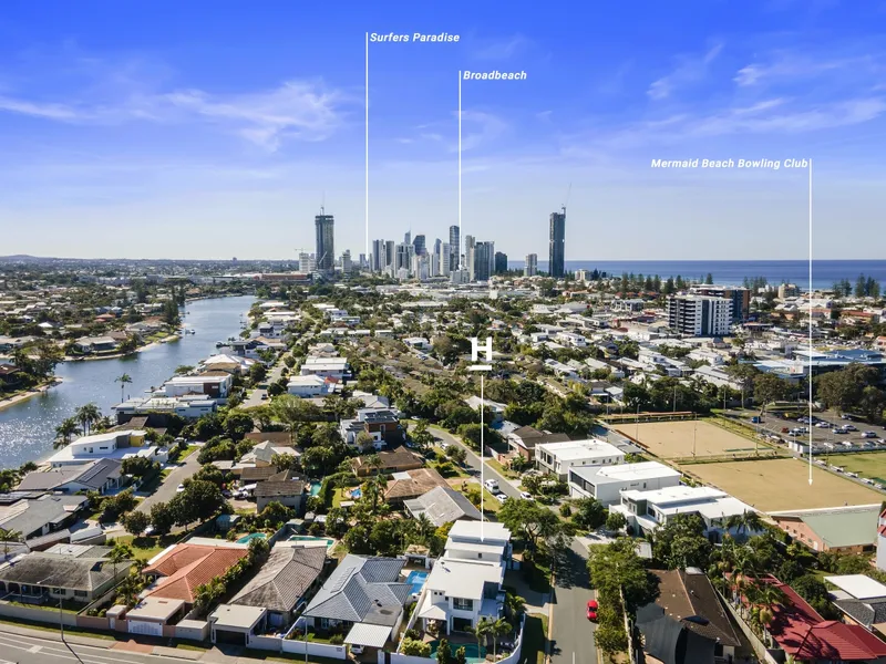 Luxury Mermaid Waters Villa Metres to the Beach