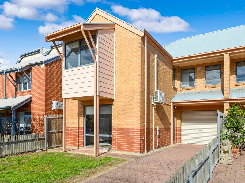 Great Location Townhouse Living