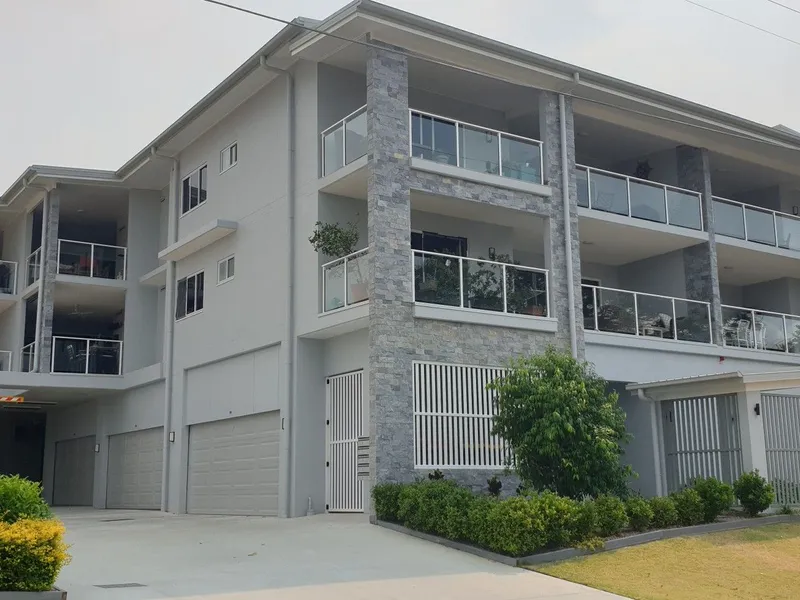 New apartment close to beach with garage