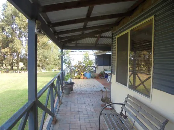 Quiet , Country  Abode !!