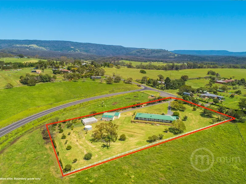 Immaculate homestead with guest retreat on 2.5 acres