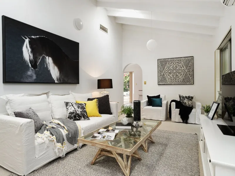 Yes it Flew!  Under offer multiple offers!