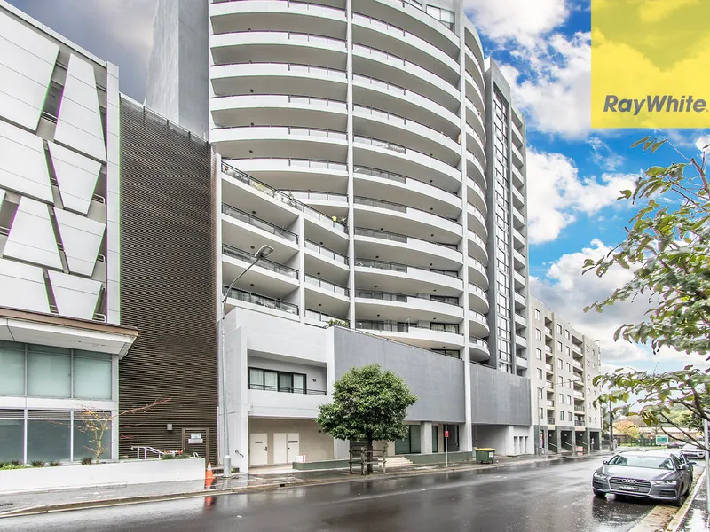 RENOVATED APARTMENT! IN THE HEART OF PARRAMATTA - READY TO MOVE IN!