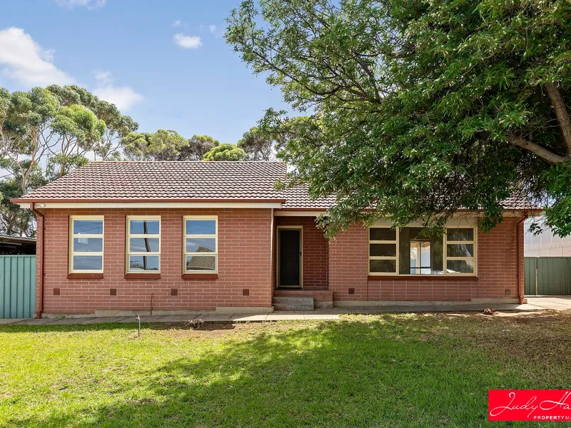 3 Bedroom Family Home, Close to the Beach!