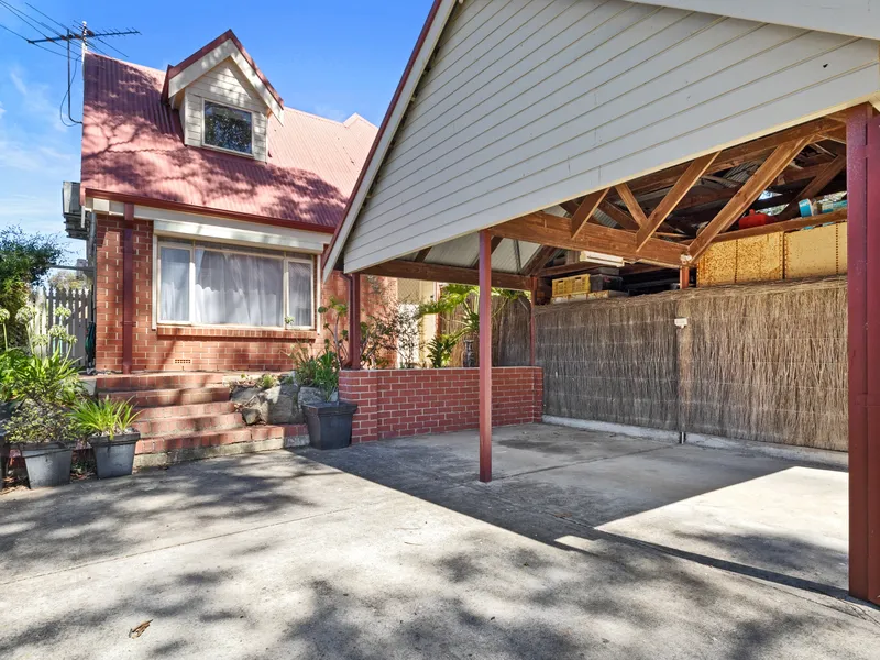 Beautifully presented 3-bedroom townhouse!