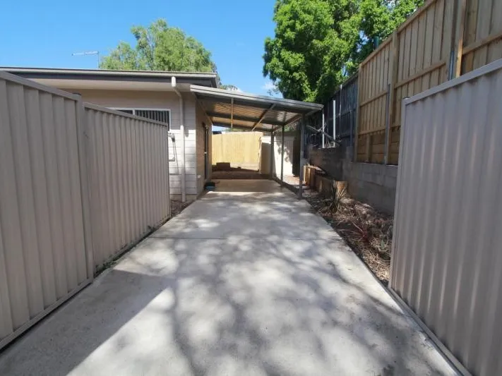 2 Bedroom Granny Flat Close to all the Amenities