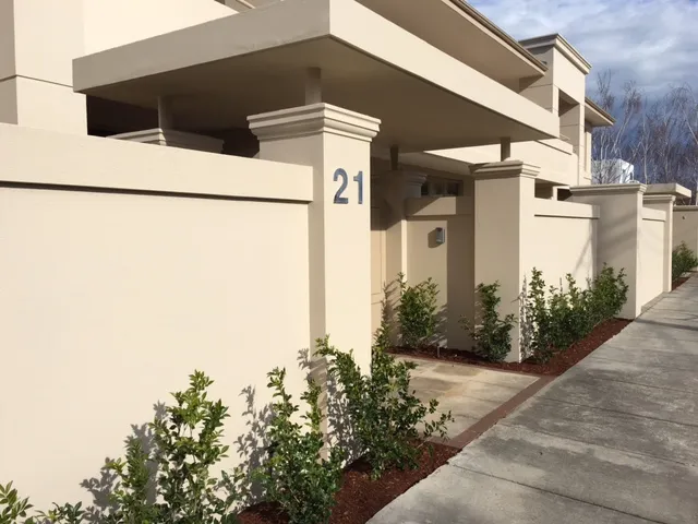 SPACIOUS, OPEN-PLAN, SECURE AND SINGLE LEVEL