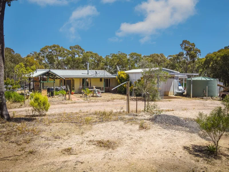 EXPRESSIONS OF INTEREST Serene Retreat in the Bush