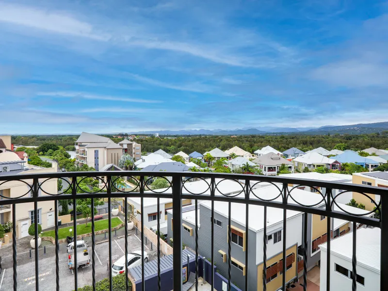 Peaceful Apartment With Stunning Hinterland Views