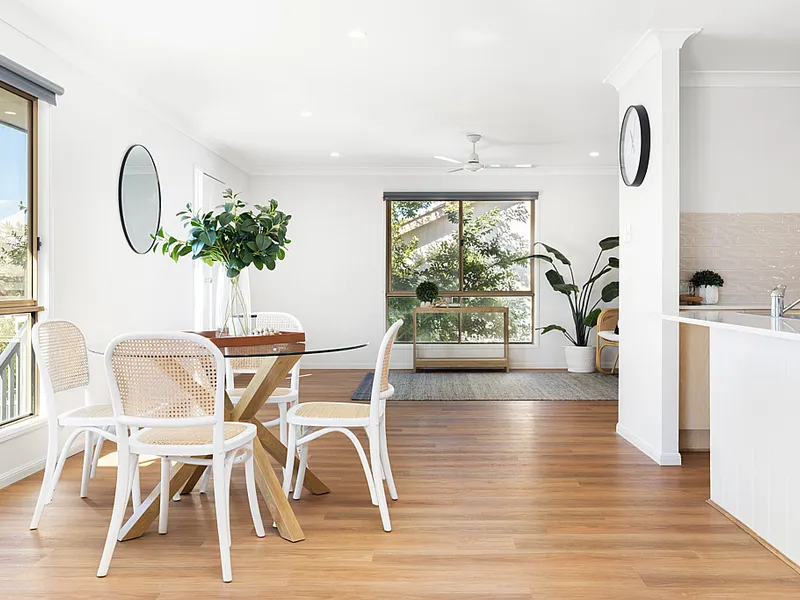 Family Home Perched On The Hill - Perfect For Entertaining