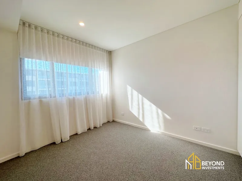 Near New Modern 1 Bedroom Apartment Walking Distance to Homebush Station