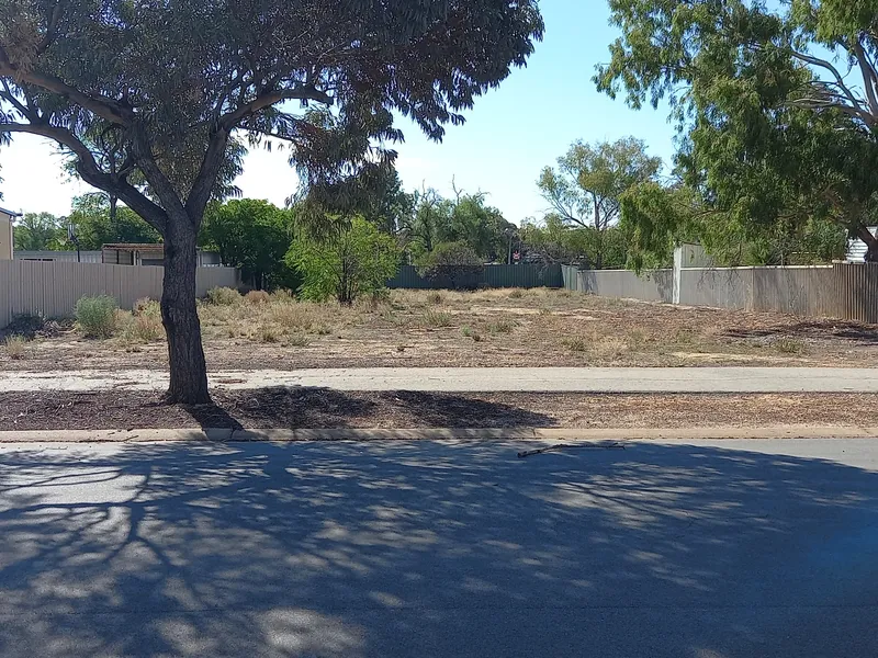 RESIDENTIAL BLOCK IN MERREDIN!