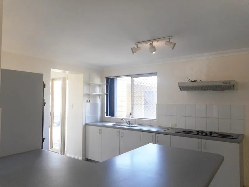 ULTIMATE CONVENIENCE Walking distance to Vic Park Cafe Strip. 