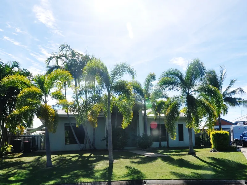 Sophisticated Harbour-side Living