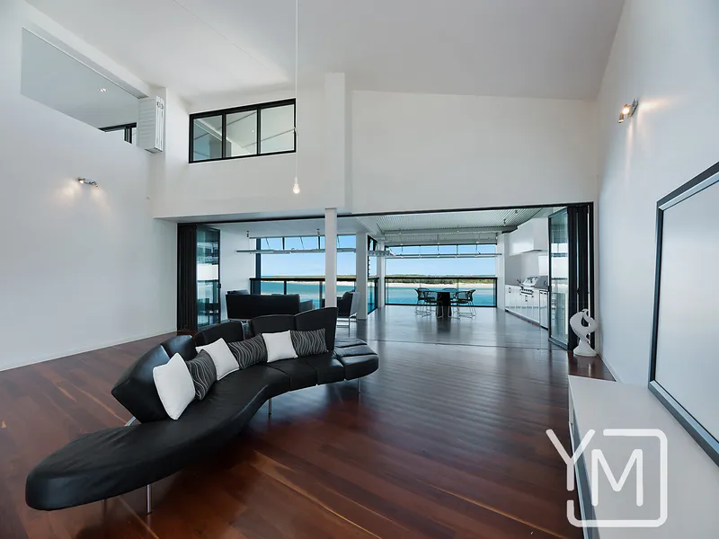 A New Level of Living - Absolute Waterfront – Unique Stunning Penthouse