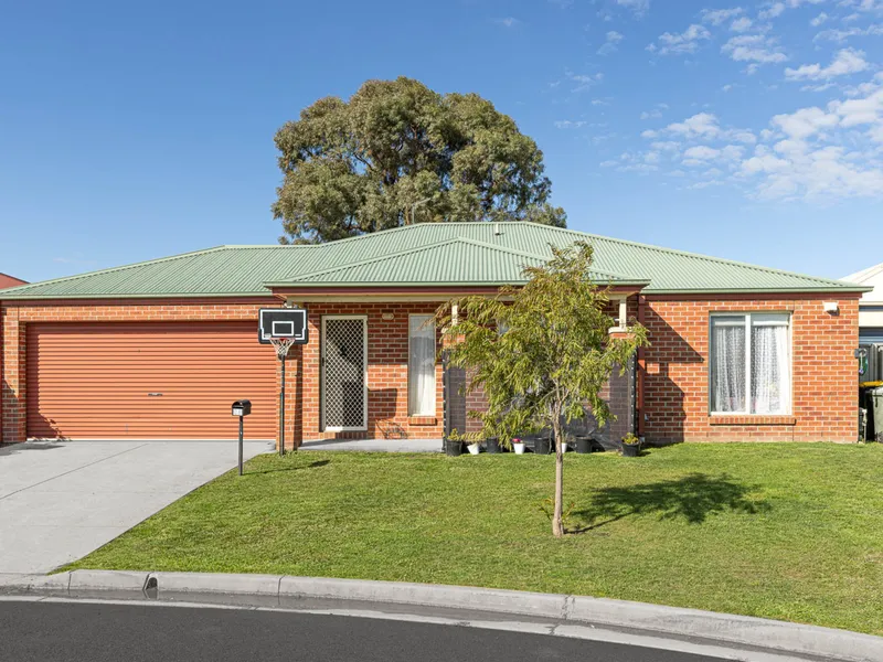 Neat and Tidy 3 Bedroom Home In Wendouree Locale
