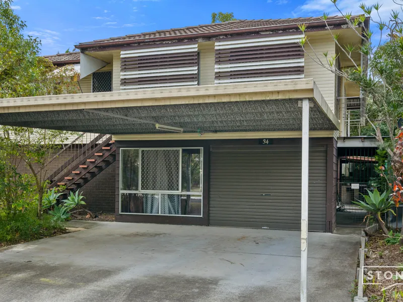 Large Highset Home, Dual Living Potential