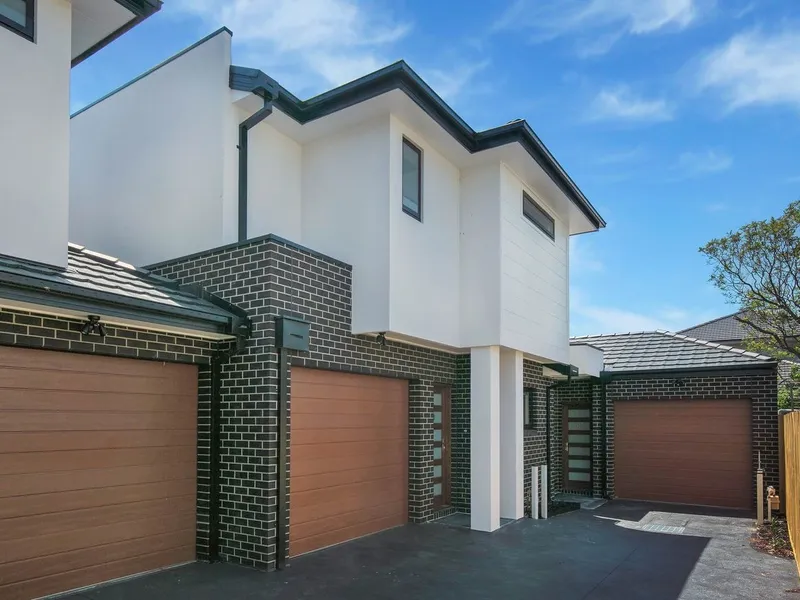 Near New Townhouse With All The Creature Comforts