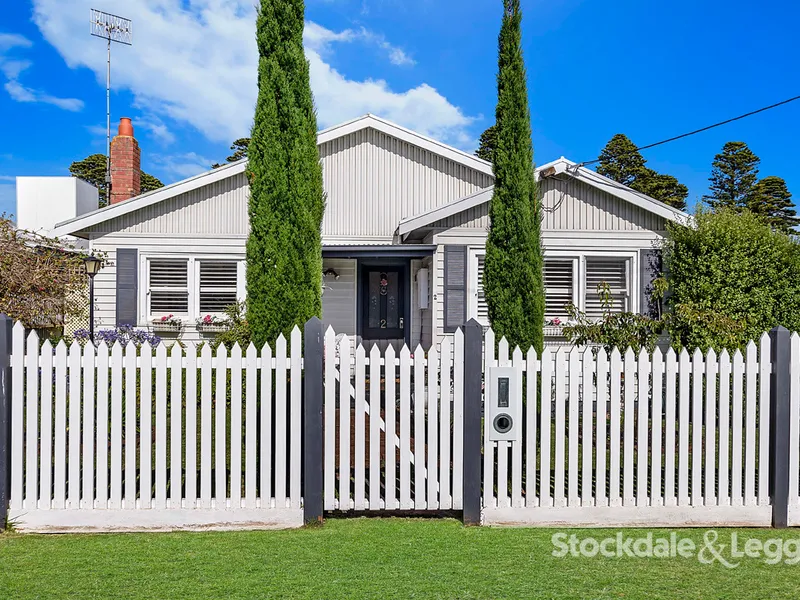 Superb central and private home with coastal lifestyle benefits