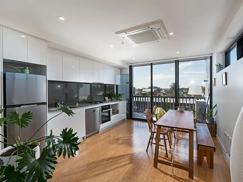 Light-filled contemporary style, prime Westgarth address
