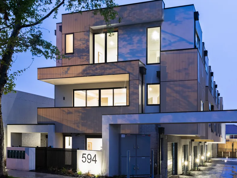 A HOME OF STYLE & SOUL. COME ON IN - YOUR DREAM HOME AWAITS