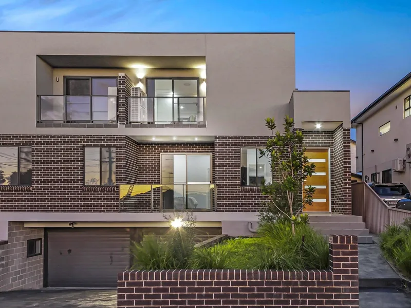 Brand New Luxury duplex enjoys convenient, first-class living