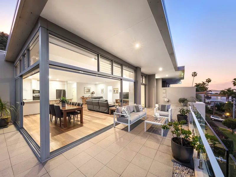 Luxurious House-Sized Penthouse in Exclusive Boutique Building