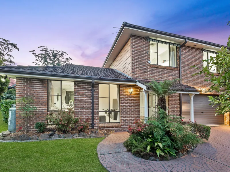 Charming private duplex in a leafy garden oasis spanning 350sqm