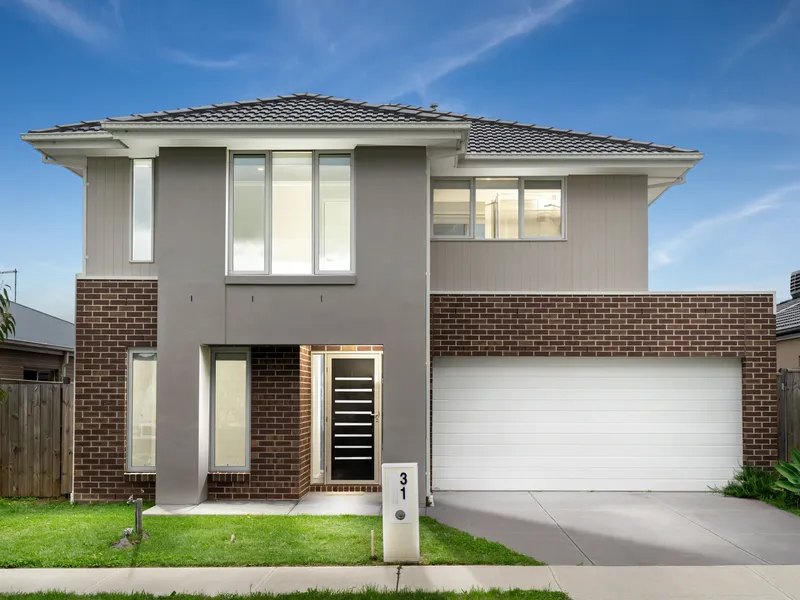 MODERN FAMILY LIVING IN THE DESIRABLE ROSENTHAL ESTATE