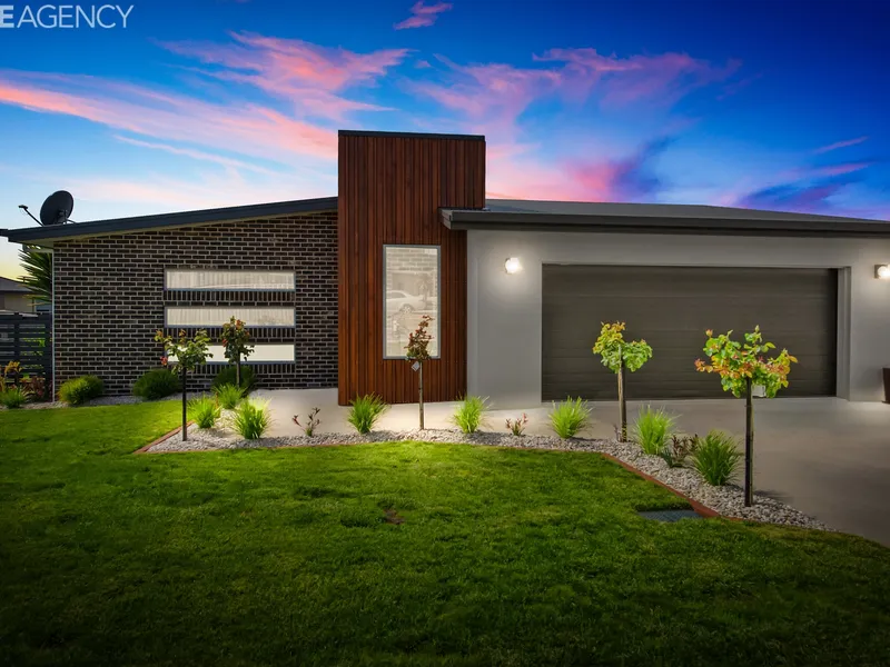 Immaculate home in the ever-popular area of Shearwater 