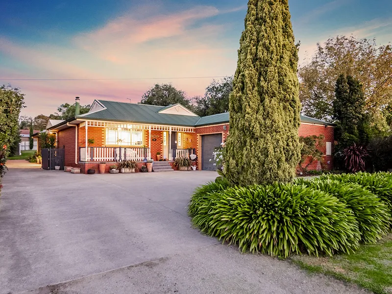 Breathtaking Country Charm on 1000m2 - Cardinia