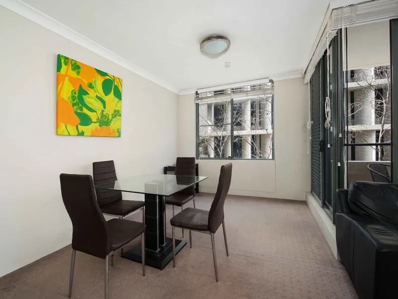 CONVENIENTLY LOCATED ONE BEDROOM SECURITY APARTMENT.