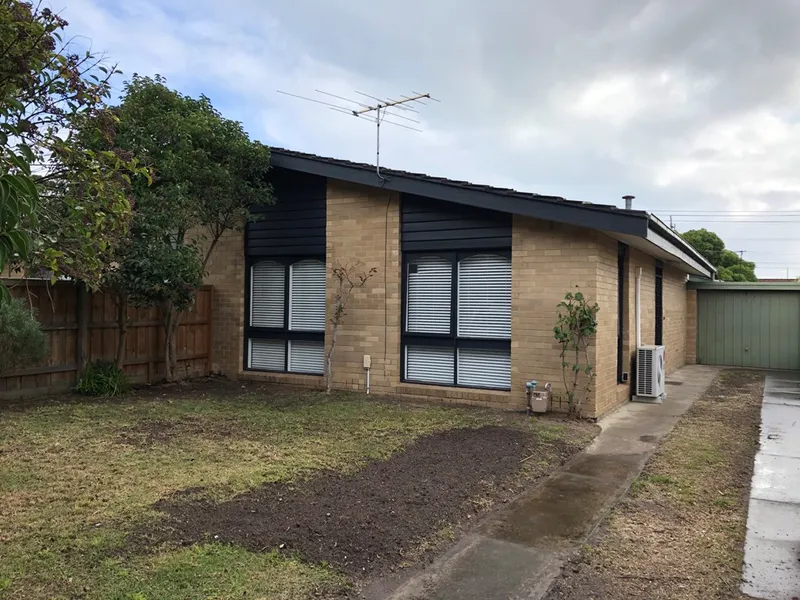 INDEPENDENT REFURBISHED 2 BEDROOM VILLA