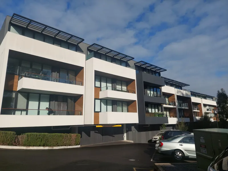 Luxury 2 bedroom Apartment opposite Forest Hill Chase Shopping Centre