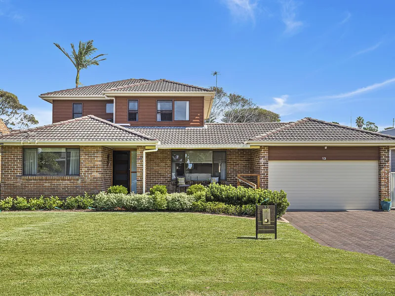 'Blue chip' beach side location - walk everywhere!