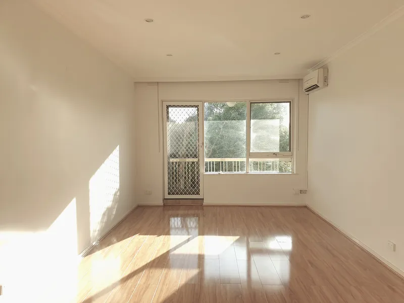 Modern 3 Bedroom Apartment with a private Balcony