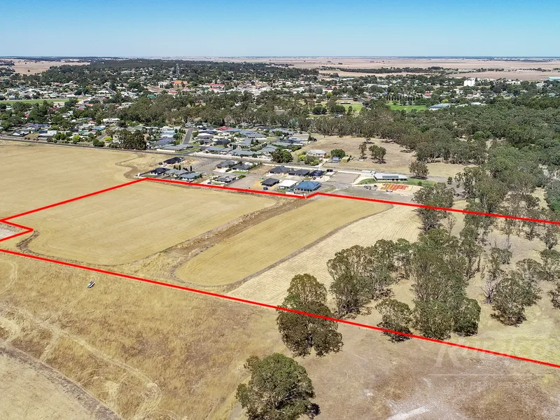 15.64 Acres - Investment/Owner Occupier Opportunity