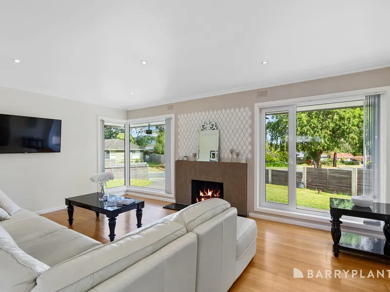 Stylish 3-Bedroom + Study Rental Home with Ensuite, Pool, and Garage - Perfect for Modern Living!