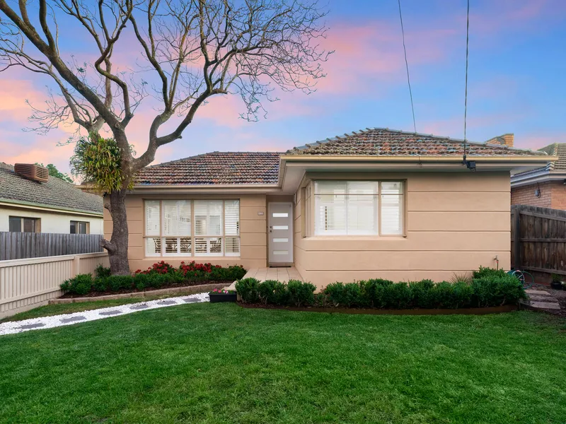 SUN-FILLED SETTING IN GARDEN SURROUNDS