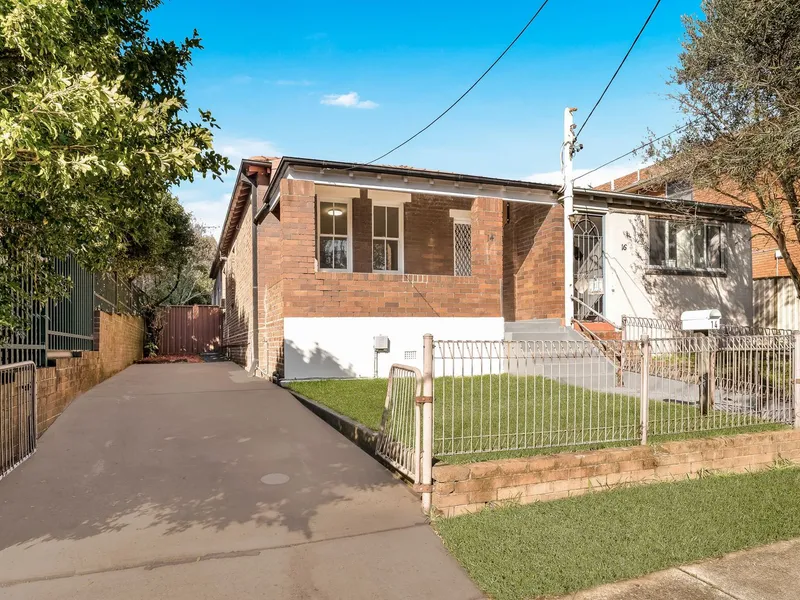 RENOVATED HOUSE ON QUIET STREET