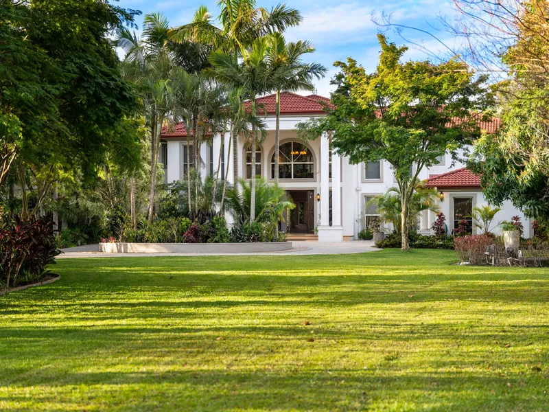 Exquisite Main River Estate