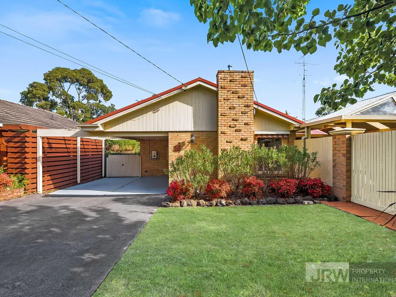 REFRESHED FAMILY HOME IN TEMPLETON PRIMARY SCHOOL ZONE