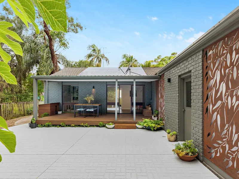 PICTURE PERFECT BACKING ONTO IRRAWONG WATERFALL